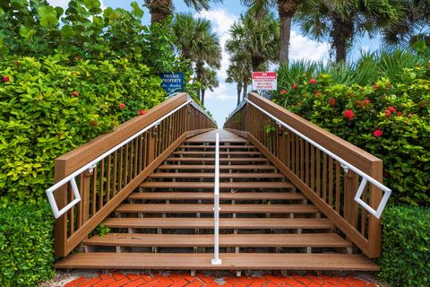 A home in Hutchinson Island