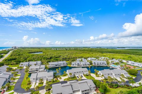 A home in Hutchinson Island