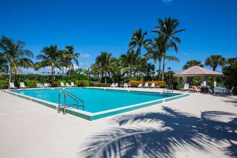 A home in Hutchinson Island