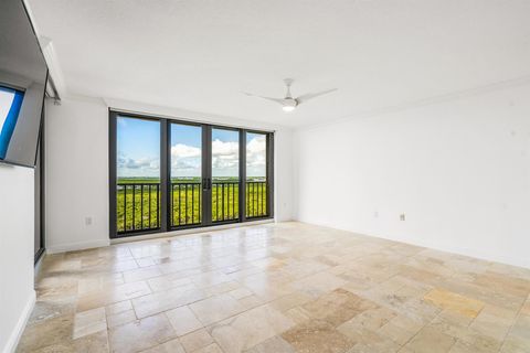 A home in Hutchinson Island