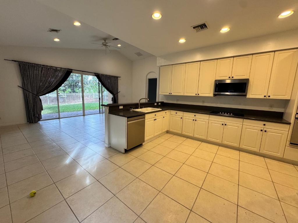 MARTINS CROSSING - Residential Lease