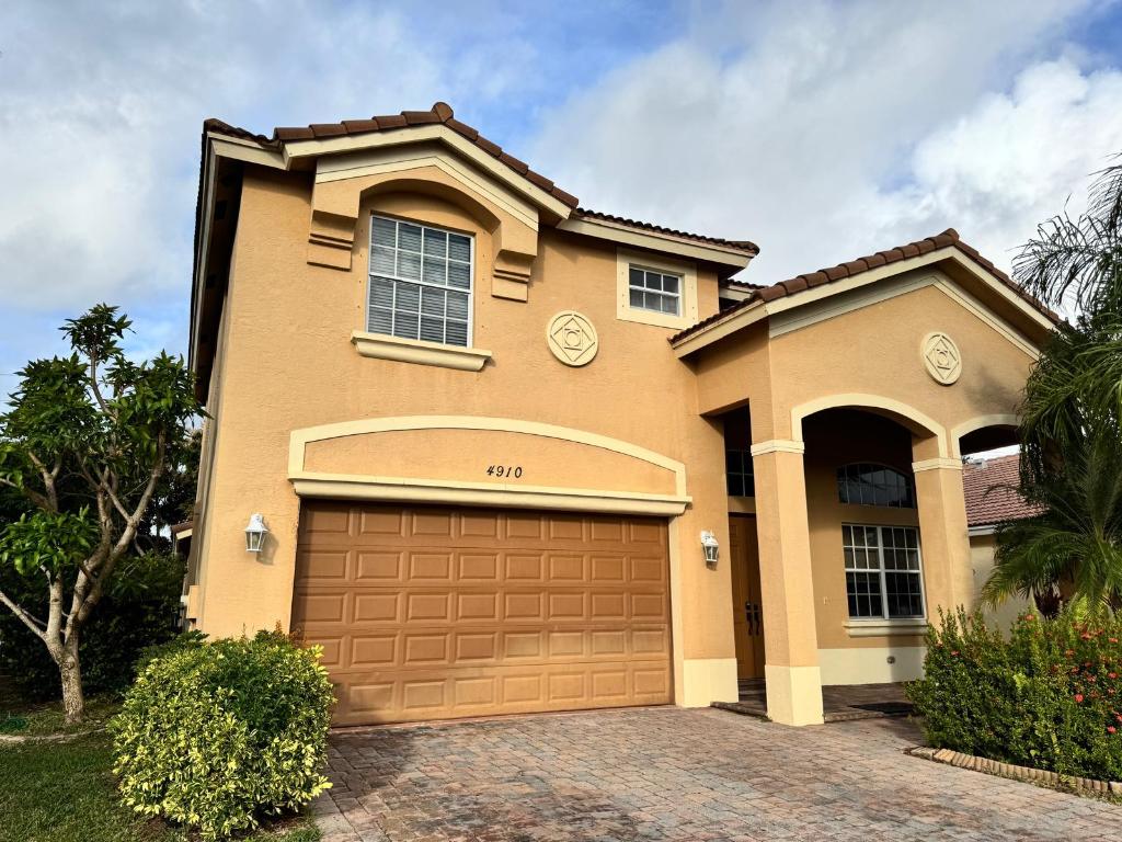 MARTINS CROSSING - Residential Lease