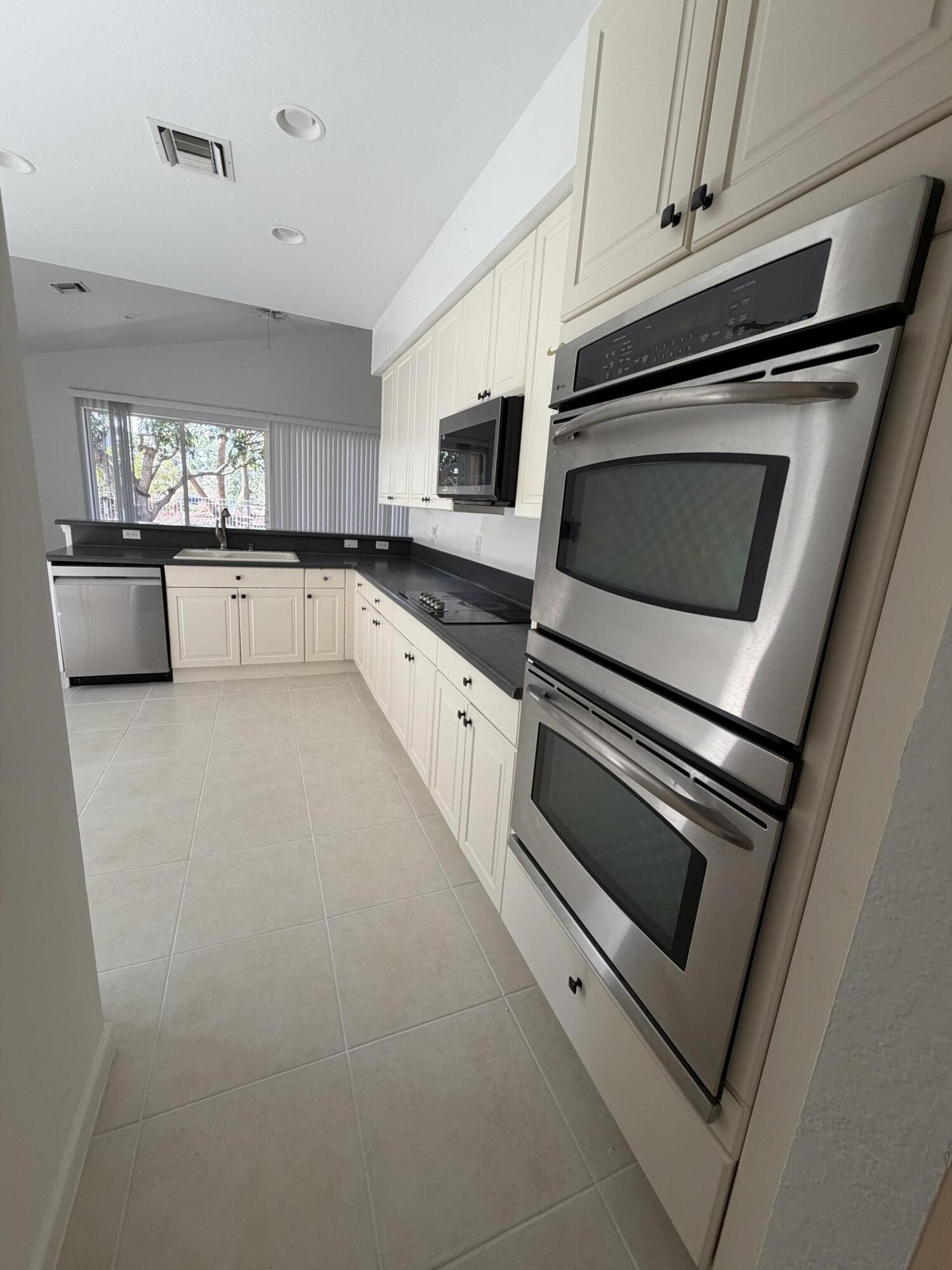 MARTINS CROSSING - Residential Lease