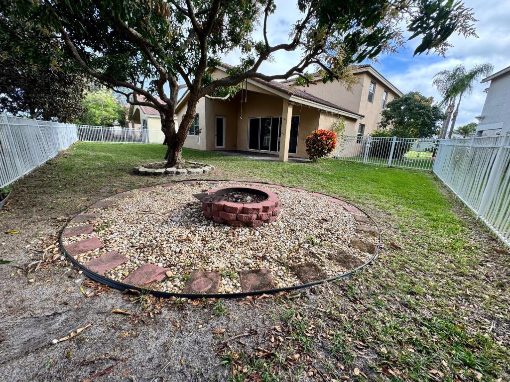 MARTINS CROSSING - Residential Lease