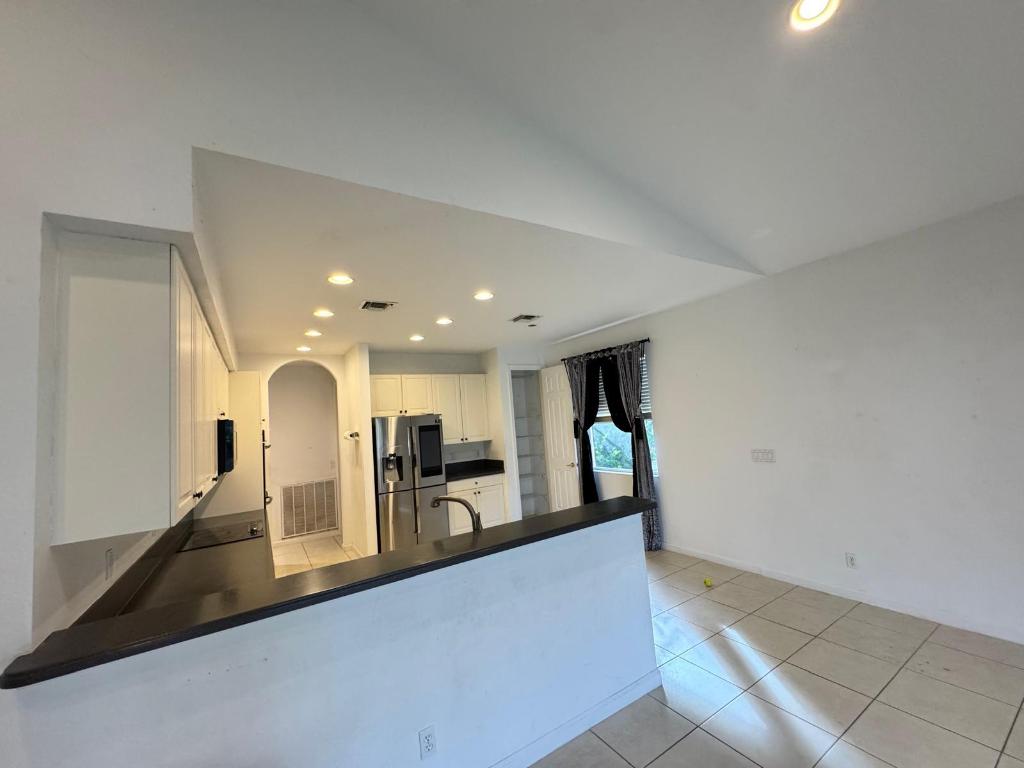 MARTINS CROSSING - Residential Lease