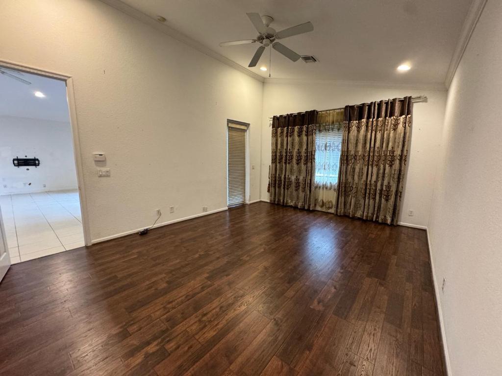 MARTINS CROSSING - Residential Lease