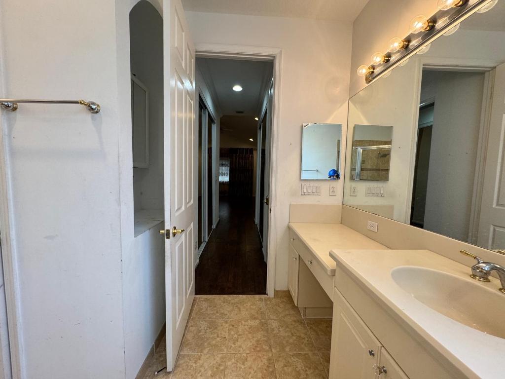 MARTINS CROSSING - Residential Lease