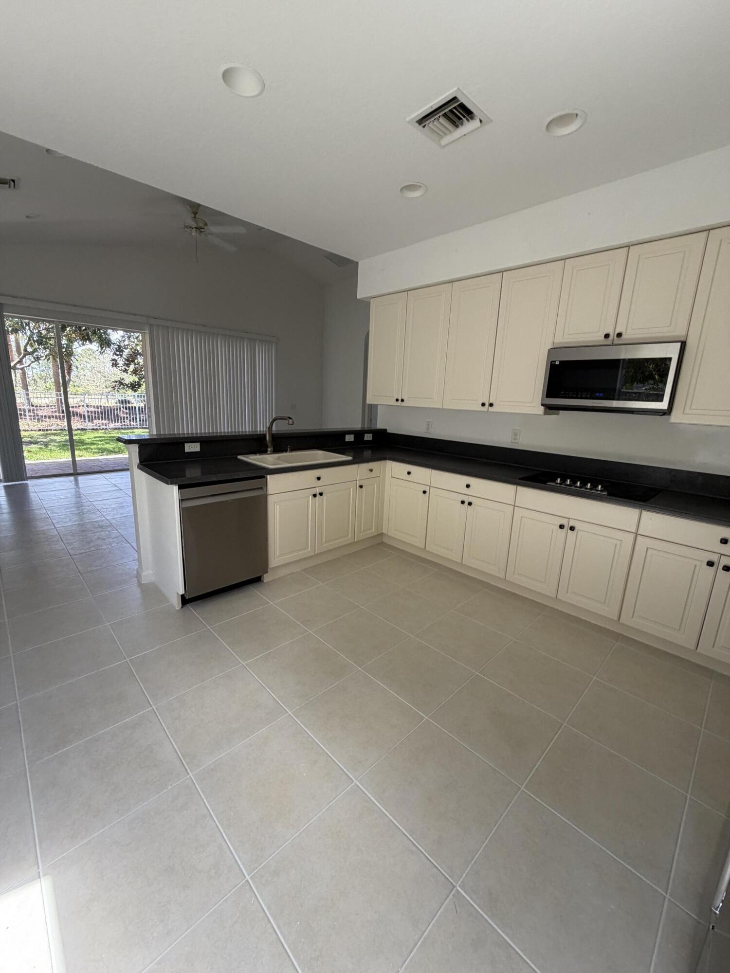 MARTINS CROSSING - Residential Lease