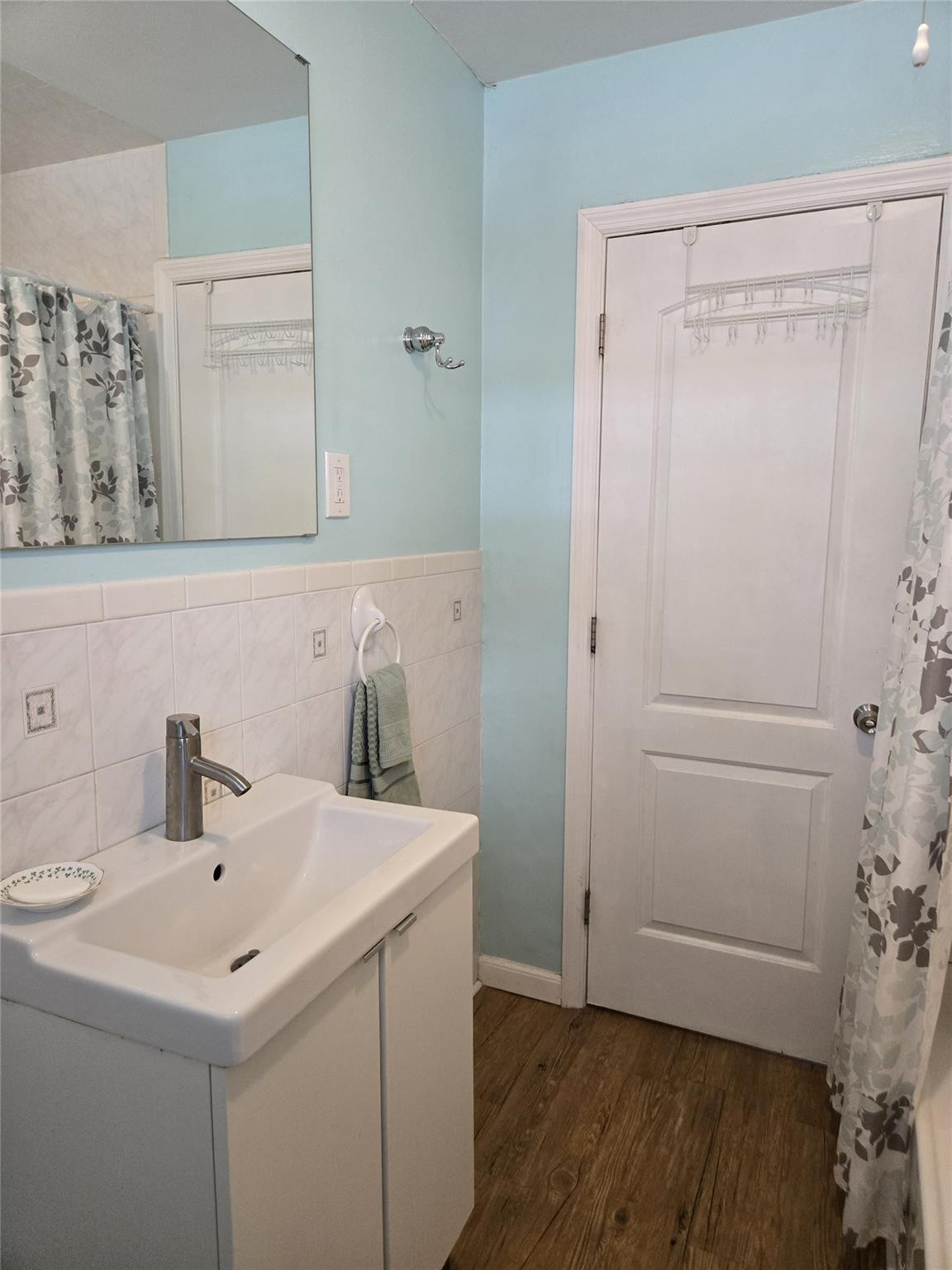 Hollywood Park 4-19 B - Residential Income