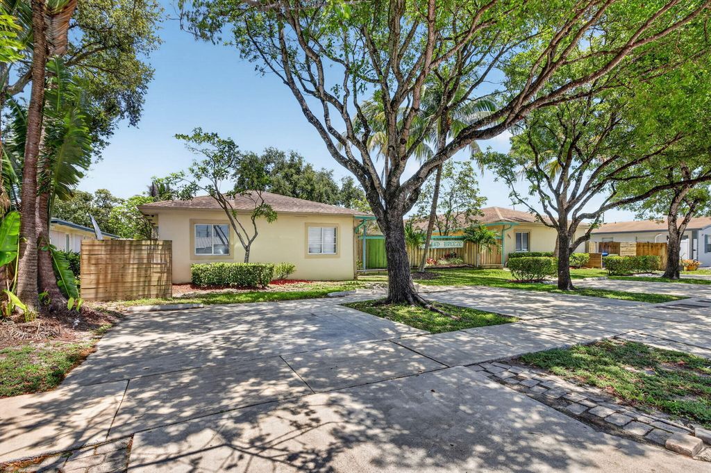 Photo of 301 SW 16th Street, Fort Lauderdale, FL 33315 (MLS # B26032219)