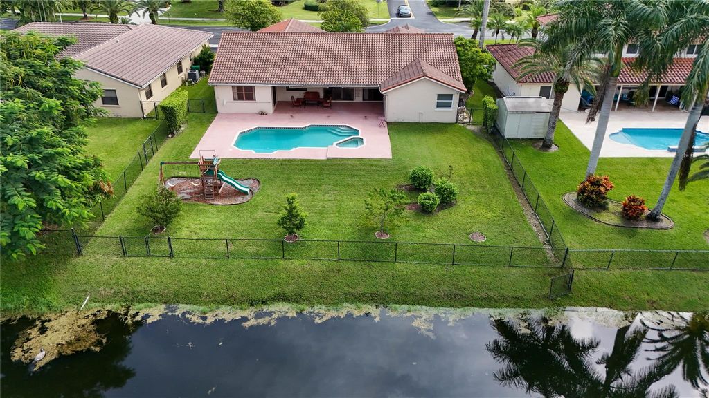 Photo of 5001 Hawkes Bluff Avenue, Davie, FL 33331 (MLS # F10462801)