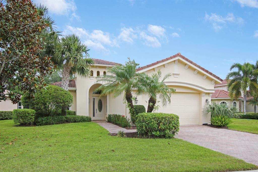 Photo of 9008 Pumpkin Ridge Road, Port Saint Lucie, FL 34986 (MLS # R10722321)