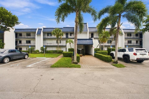 Tiny photo for 4545 LUXEMBURG Court #303, Lake Worth, FL 33467 (MLS # B26091119)
