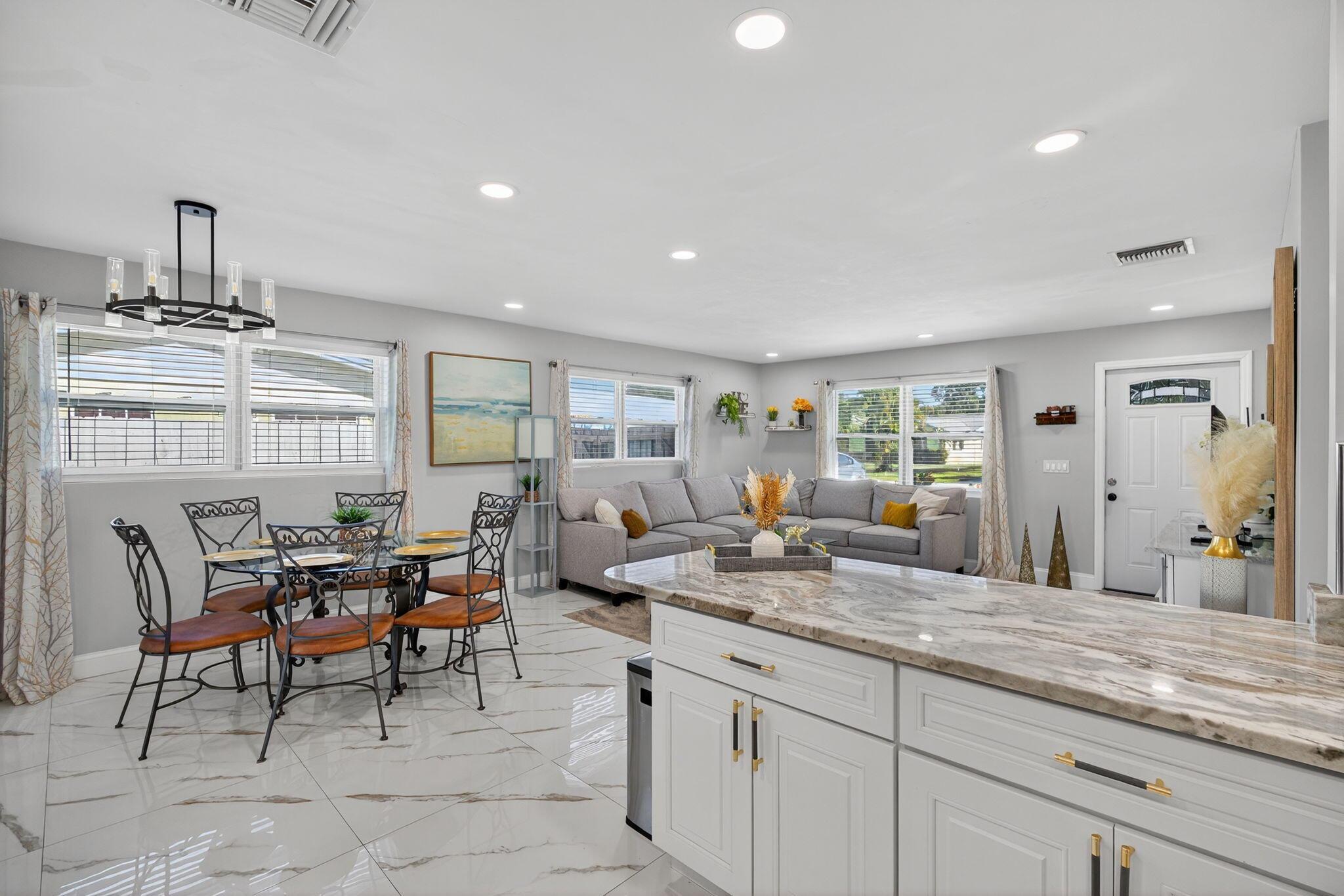 PALM BEACH GARDENS ESTATE - Residential