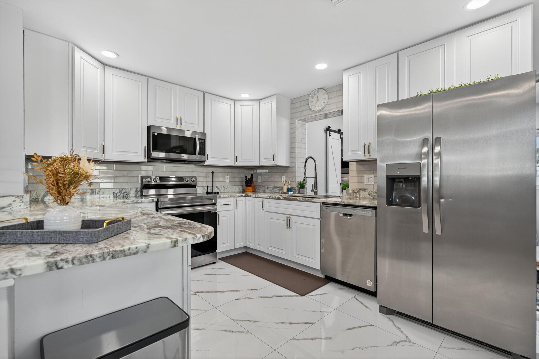 PALM BEACH GARDENS ESTATE - Residential