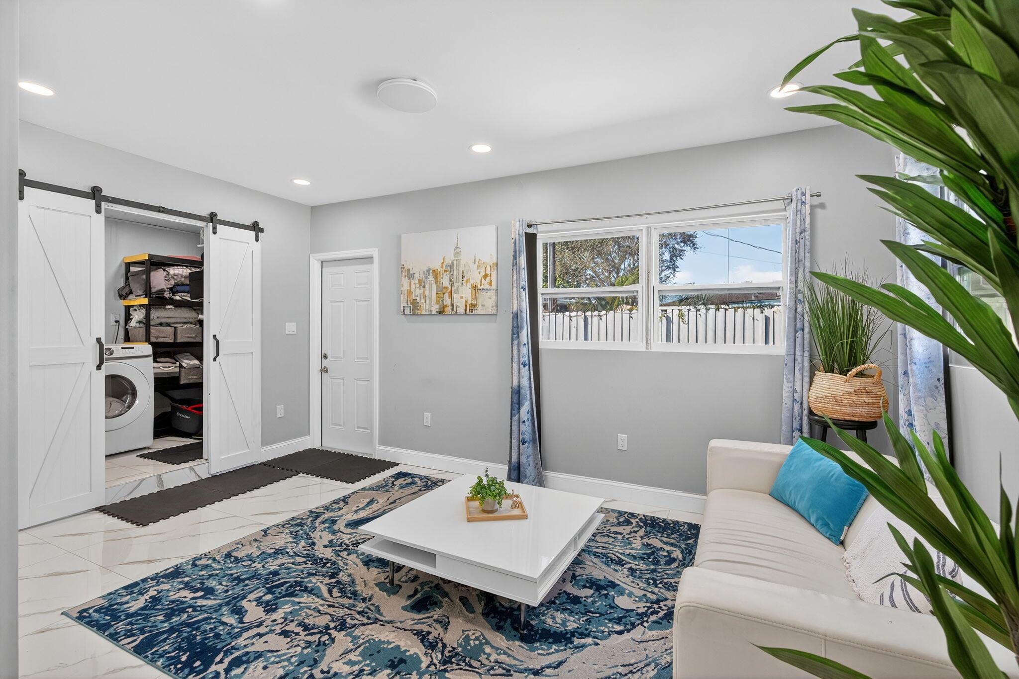 PALM BEACH GARDENS ESTATE - Residential