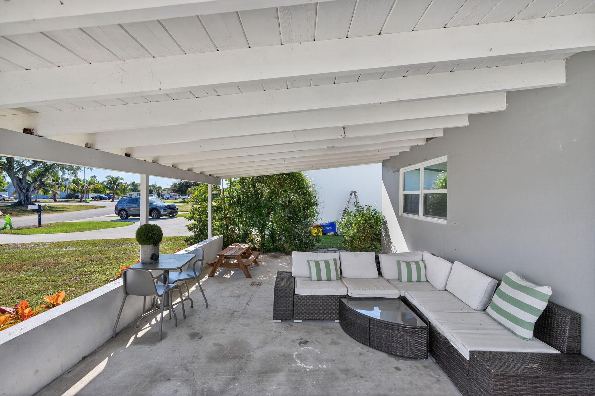 PALM BEACH GARDENS ESTATE - Residential