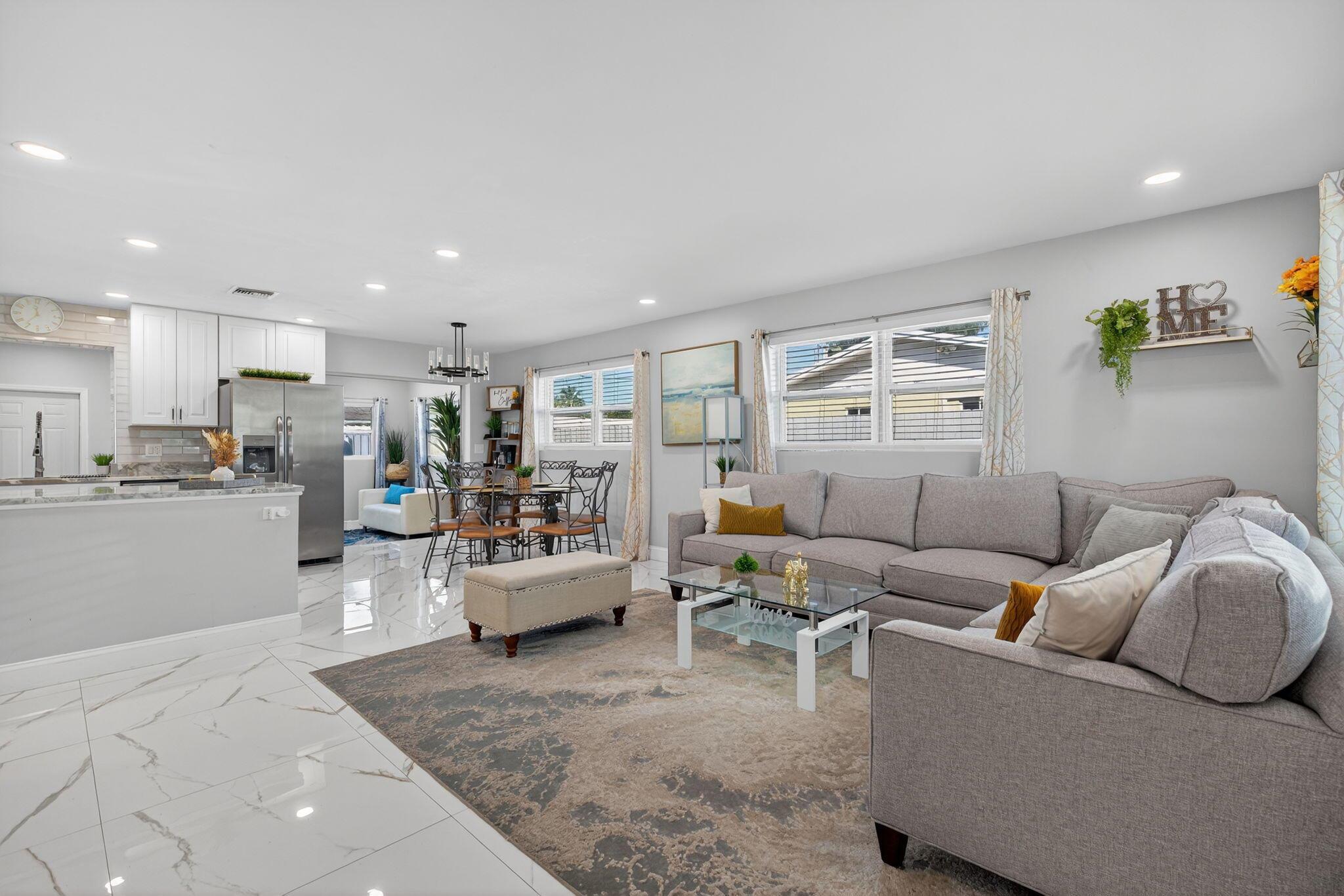 PALM BEACH GARDENS ESTATE - Residential