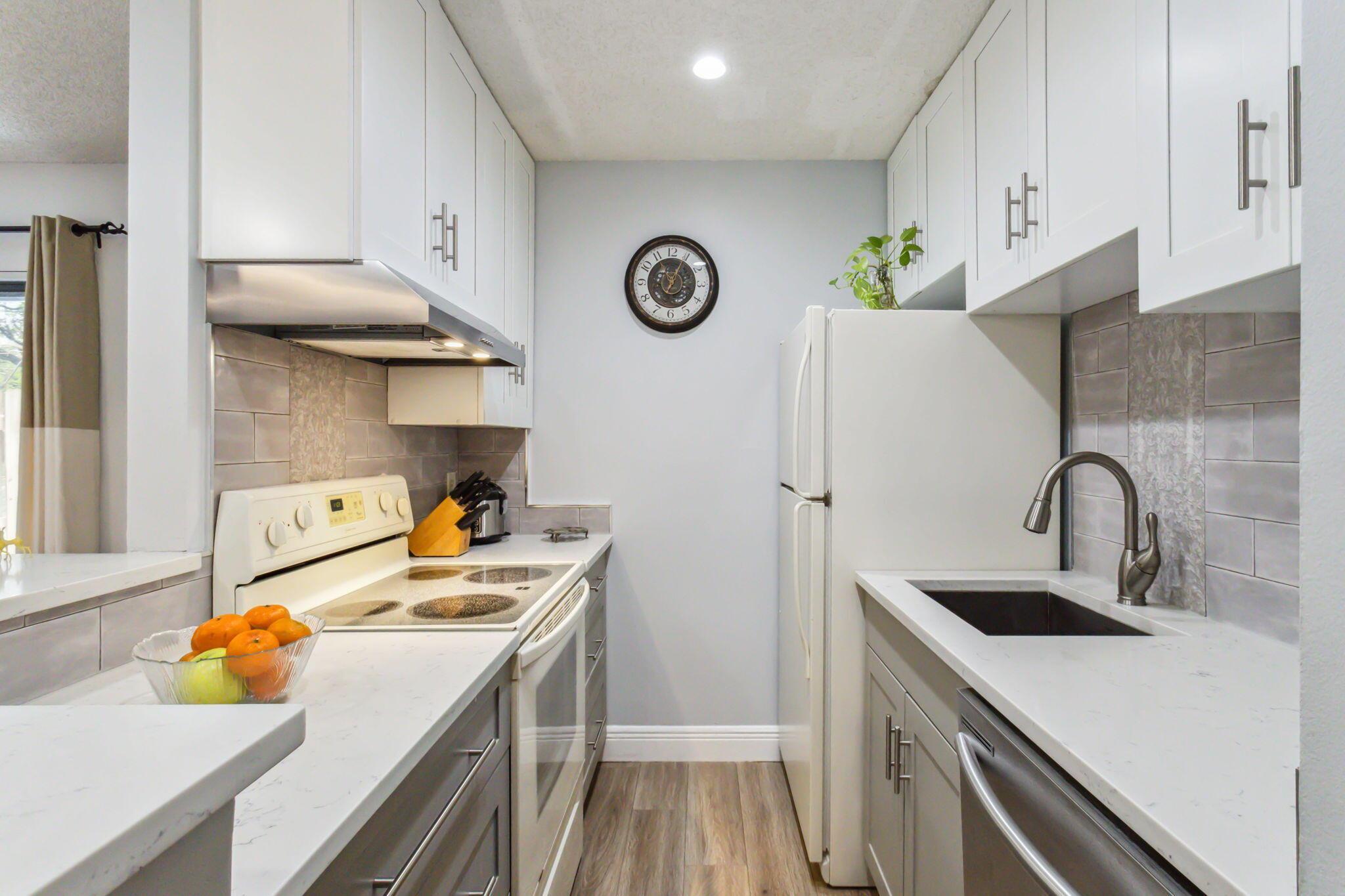 CROSSINGS OF BOYNTON BEACH CONDO - Residential