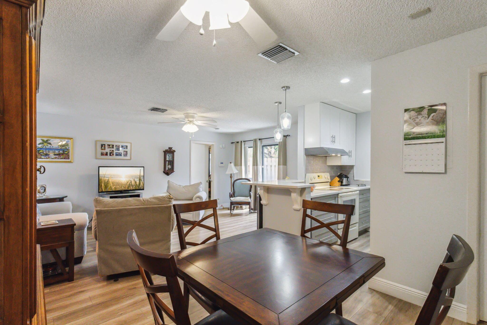 CROSSINGS OF BOYNTON BEACH CONDO - Residential