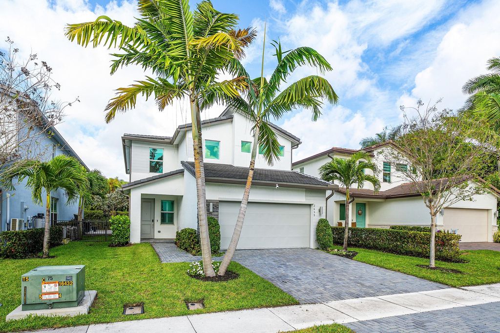 Photo of 2659 Country Lake Trail, Boynton Beach, FL 33436 (MLS # B26012302)