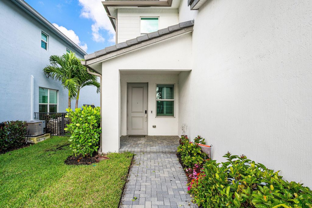 Photo of 2659 Country Lake Trail, Boynton Beach, FL 33436 (MLS # B26012302)