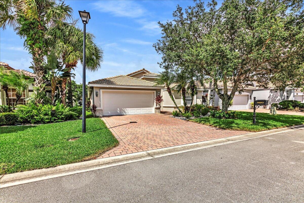 View Lake Worth, FL 33467 house
