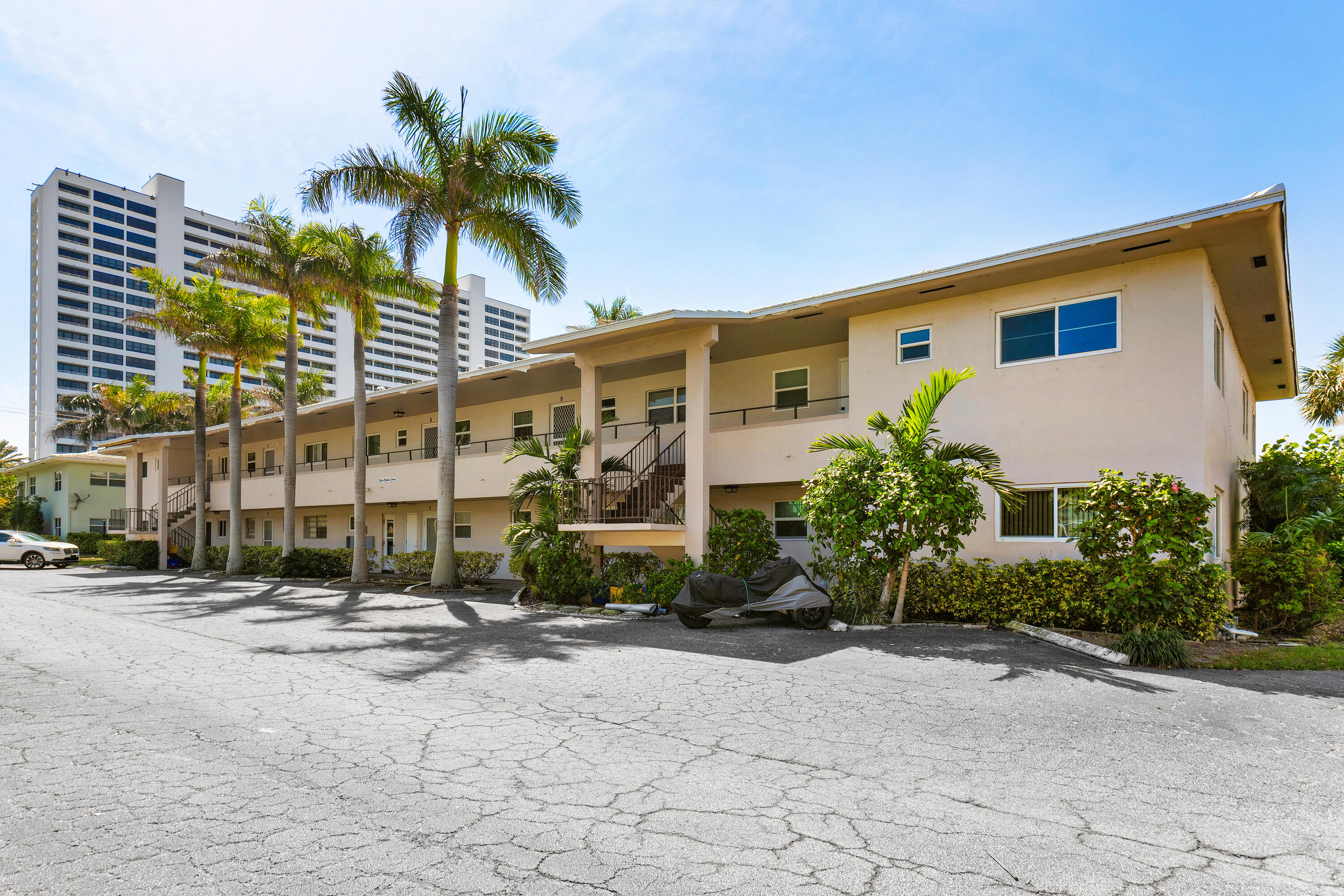 BOCA GRANADA CENTRO CONDO - Residential Lease