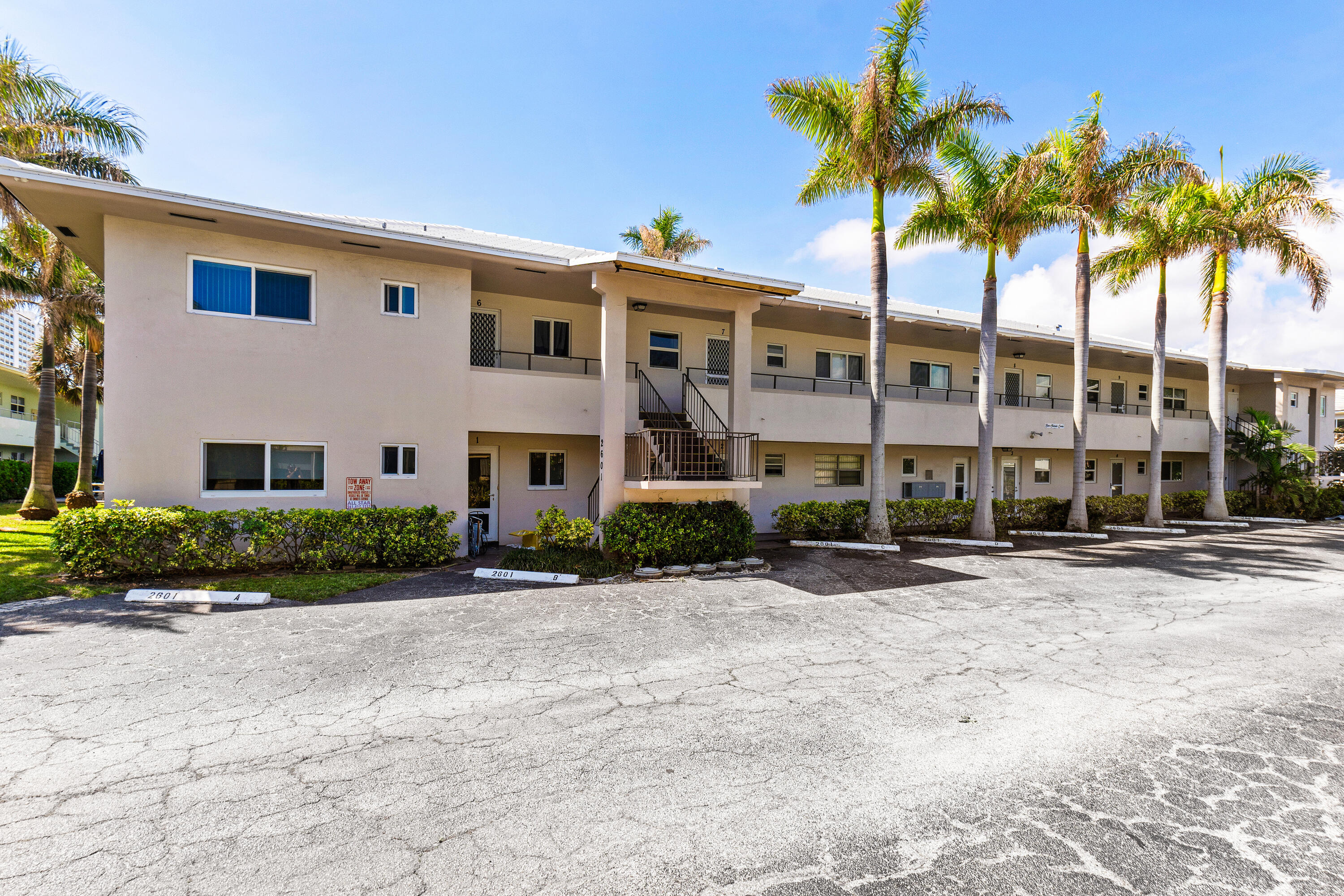 BOCA GRANADA CENTRO CONDO - Residential Lease