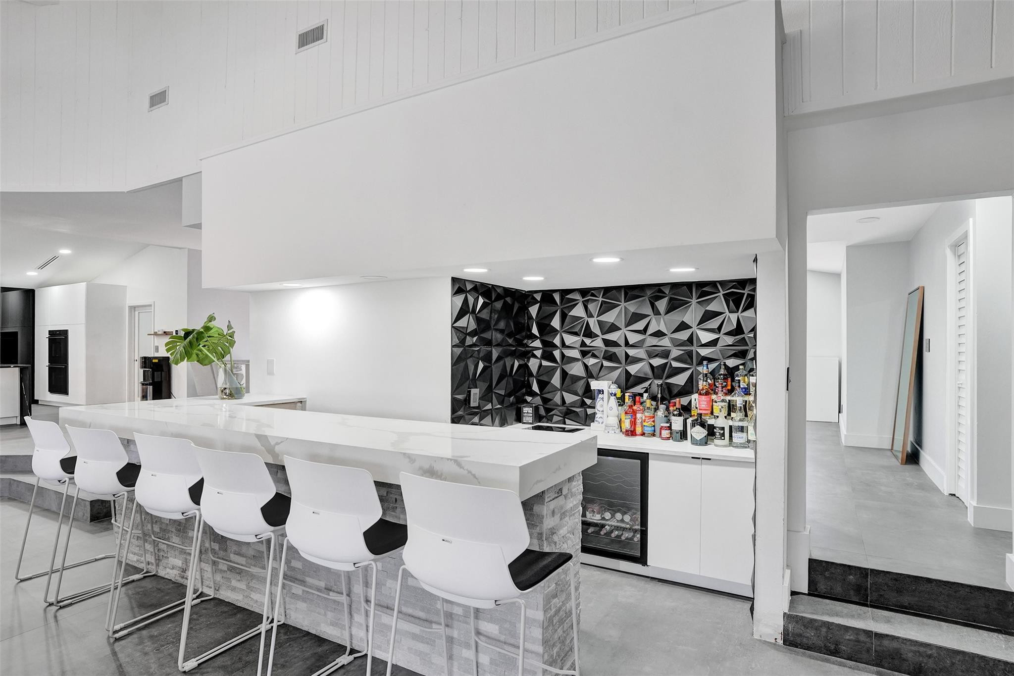 Jacaranda Royal 89-8 B - Residential