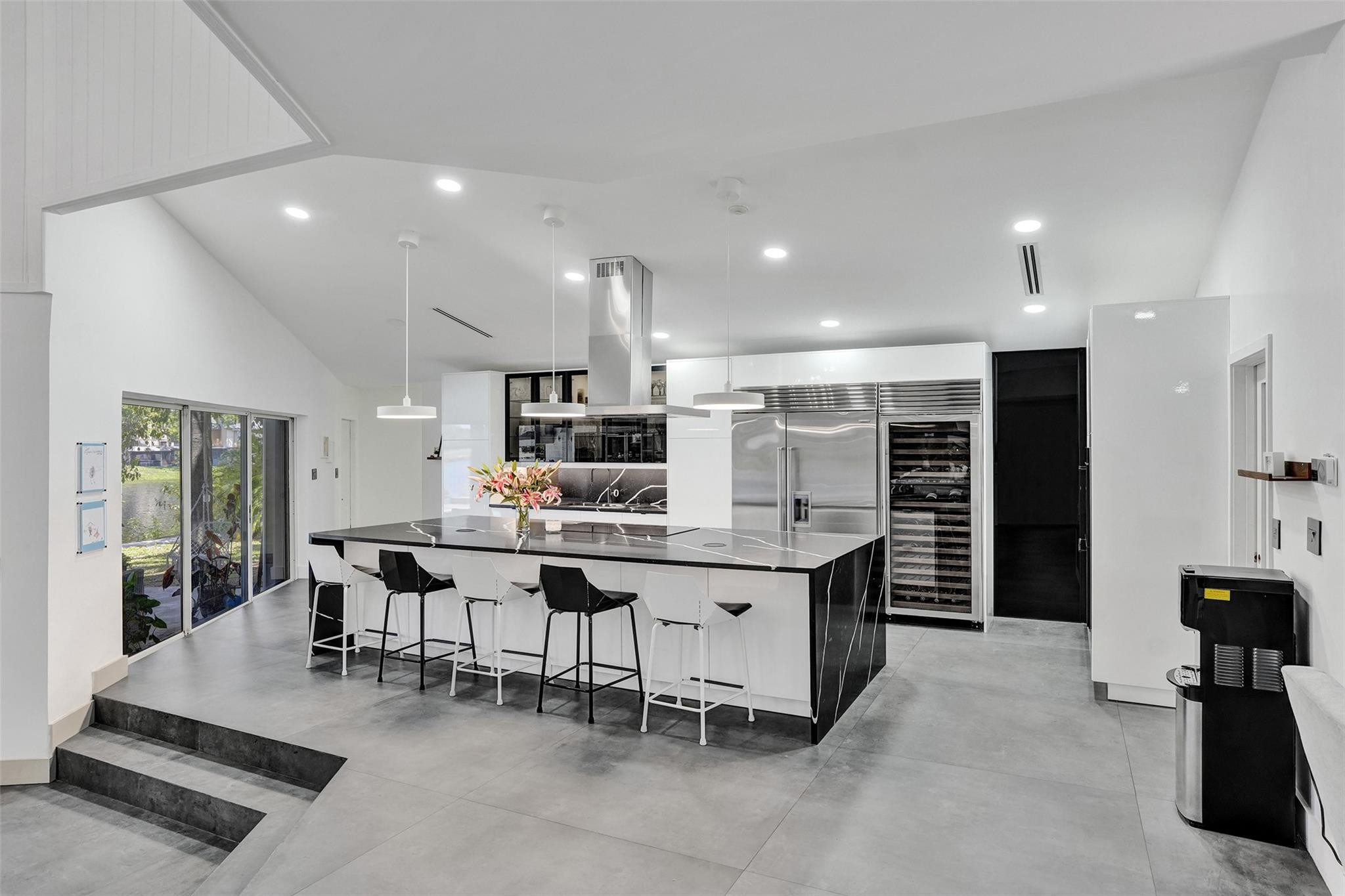 Jacaranda Royal 89-8 B - Residential