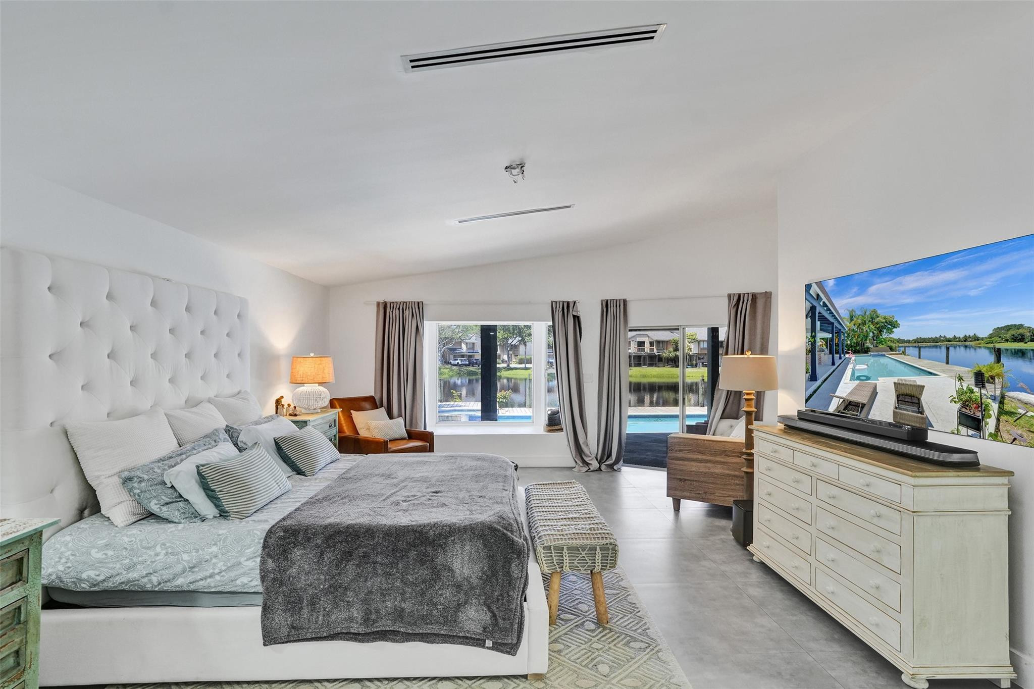 Jacaranda Royal 89-8 B - Residential