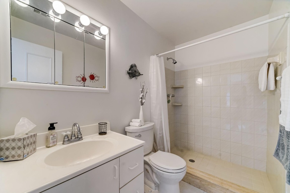 BAY COLONY CLUB - Residential