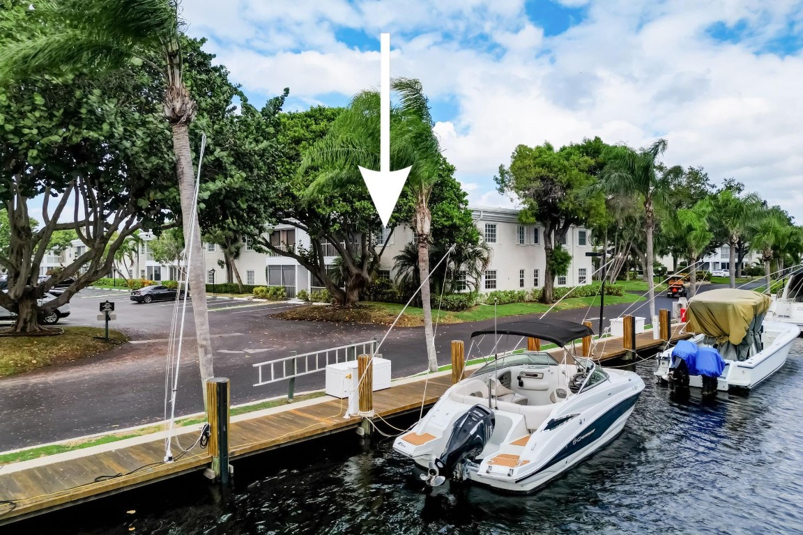 BAY COLONY CLUB - Residential