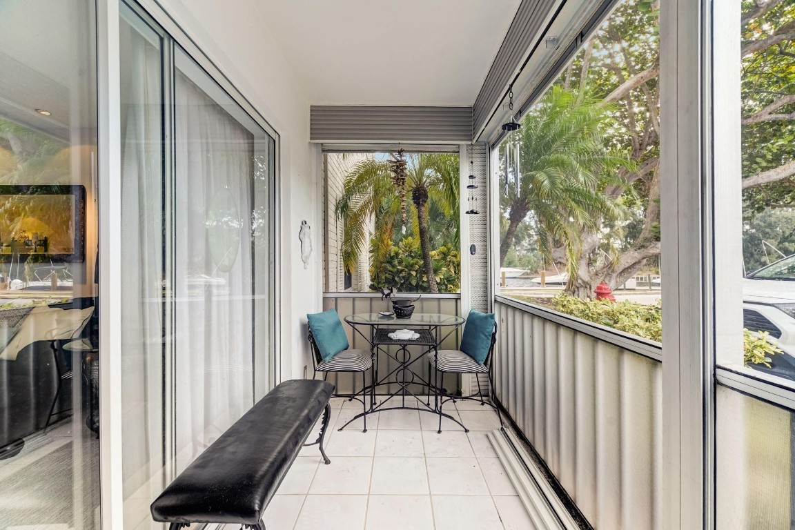 BAY COLONY CLUB - Residential