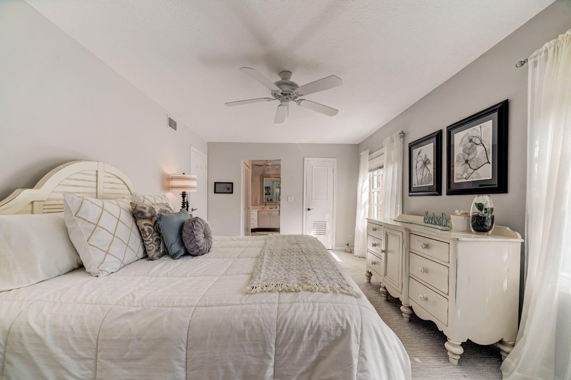 BAY COLONY CLUB - Residential