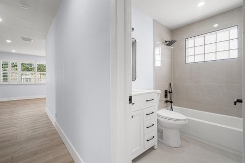 Tiny photo for 160 NE 60TH Street, Oakland Park, FL 33334 (MLS # B26072738)