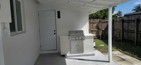 Tiny photo for 160 NE 60TH Street, Oakland Park, FL 33334 (MLS # B26072738)