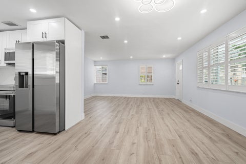 Tiny photo for 160 NE 60TH Street, Oakland Park, FL 33334 (MLS # B26072738)
