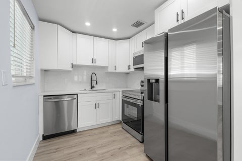 Tiny photo for 160 NE 60TH Street, Oakland Park, FL 33334 (MLS # B26072738)