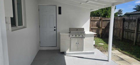 Tiny photo for 160 NE 60TH Street, Oakland Park, FL 33334 (MLS # B26072738)