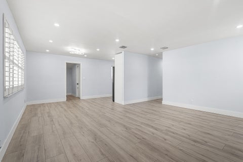 Tiny photo for 160 NE 60TH Street, Oakland Park, FL 33334 (MLS # B26072738)