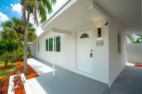 Tiny photo for 160 NE 60TH Street, Oakland Park, FL 33334 (MLS # B26072738)