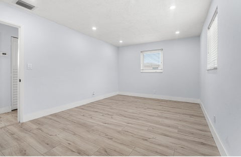 Tiny photo for 160 NE 60TH Street, Oakland Park, FL 33334 (MLS # B26072738)