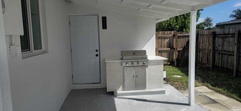 Tiny photo for 160 NE 60TH Street, Oakland Park, FL 33334 (MLS # B26072738)