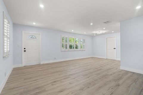 Tiny photo for 160 NE 60TH Street, Oakland Park, FL 33334 (MLS # B26072738)