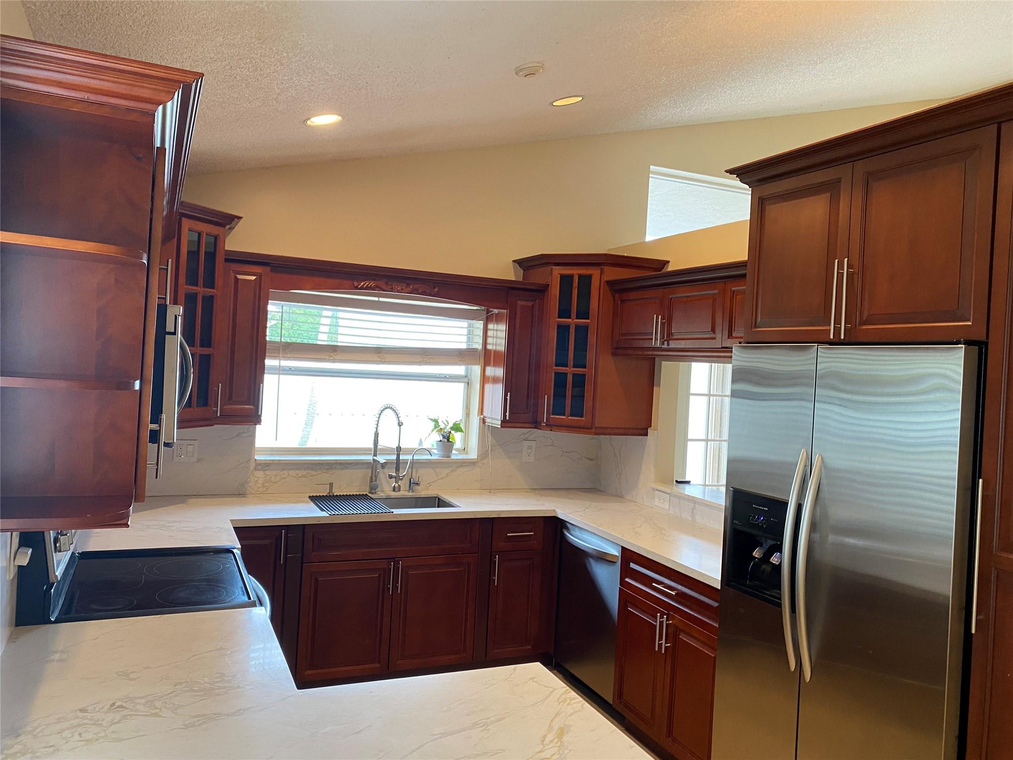 Sector 4 North 153-46 B - Residential Lease