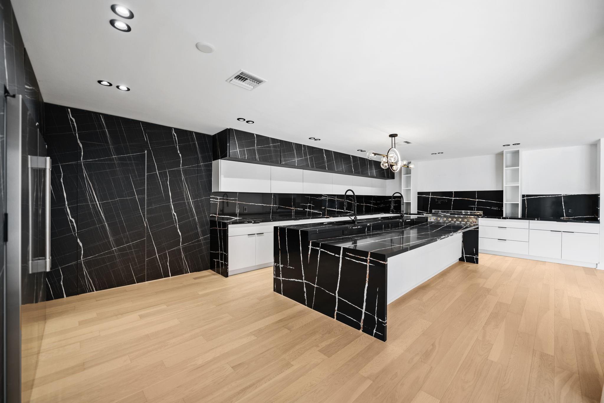 Emerald Hills 68-26 B - Residential Lease