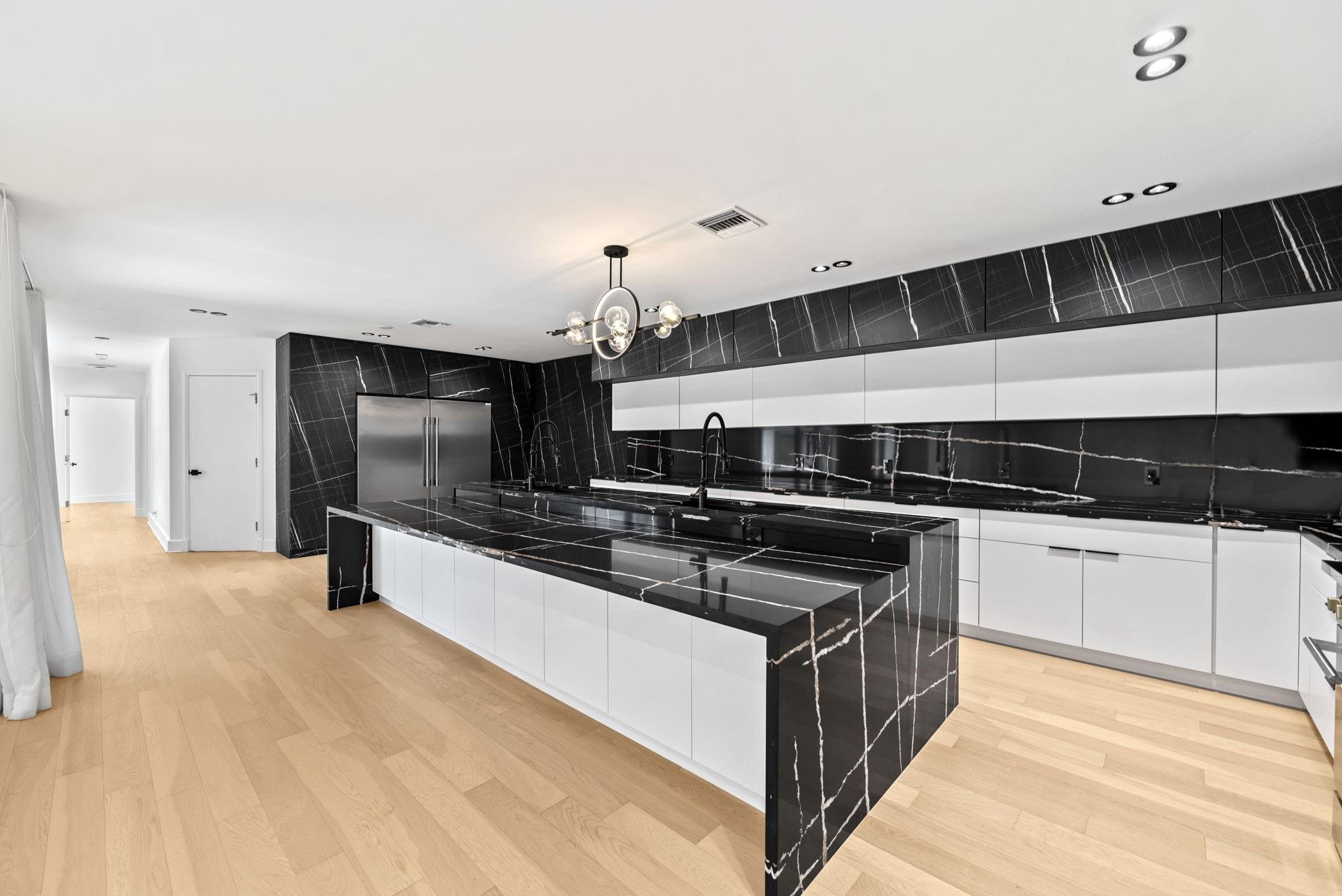 Emerald Hills 68-26 B - Residential Lease