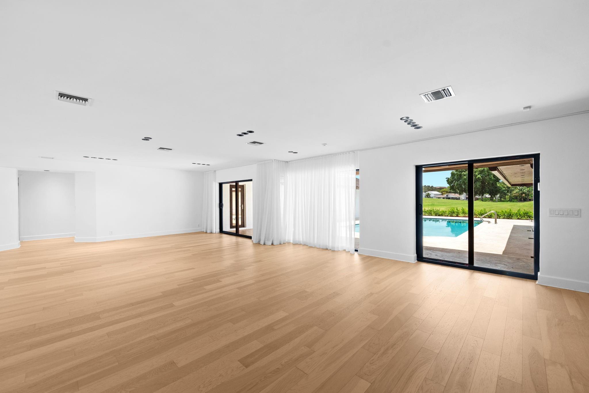 Emerald Hills 68-26 B - Residential Lease